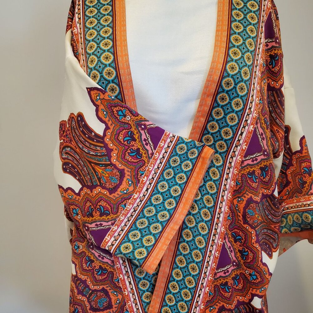 Chicos - Picture 3 of 9